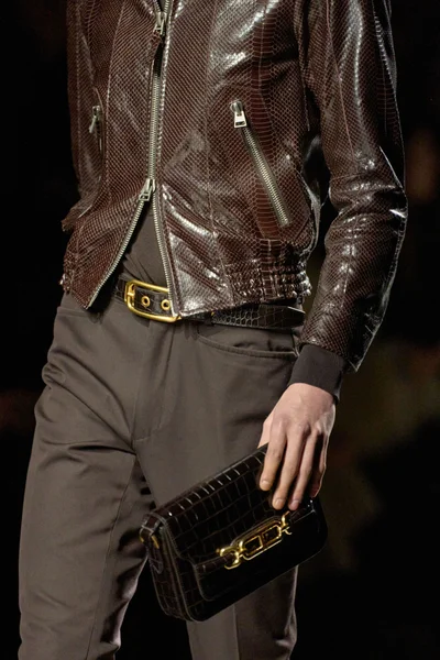 Look 24